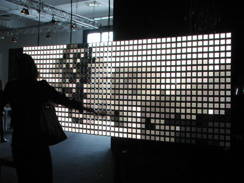 philipslumiblade_randominternational_bulb2_650