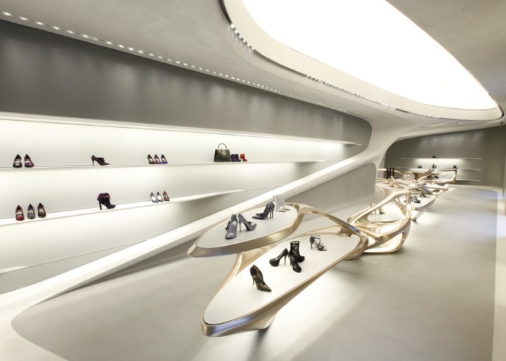 dezeen_Stuart-Weitzman-flagship-store-by-Zaha-Hadid_ss_2