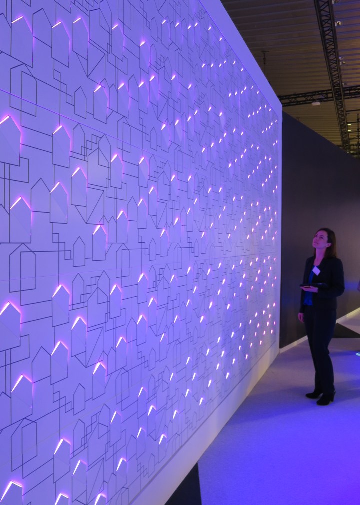 PhilipsLuminousPatterns_Light+Building2016_1