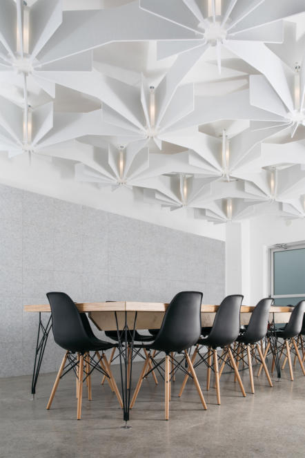 3form-lightart-acoustic-echo-zinc-1920