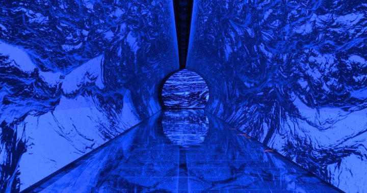 BALENCIAGA-summer-19-show-5-2000x1055